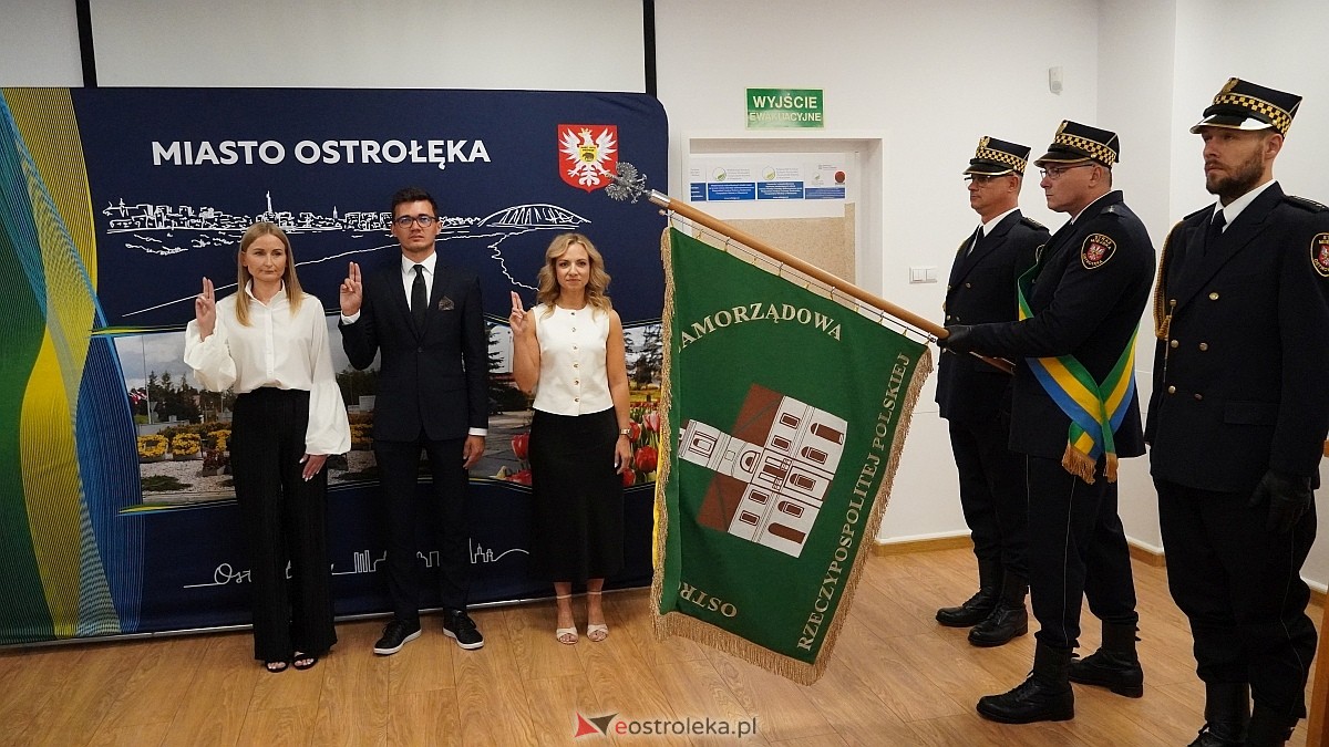 Uroczyste wręczenia aktów mianowania nowym nauczycielom w Ostrołęce [28.08.2025] - zdjęcie #21 - eOstroleka.pl