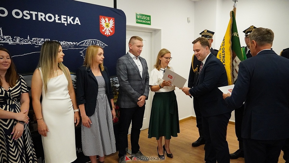 Uroczyste wręczenia aktów mianowania nowym nauczycielom w Ostrołęce [28.08.2025] - zdjęcie #15 - eOstroleka.pl