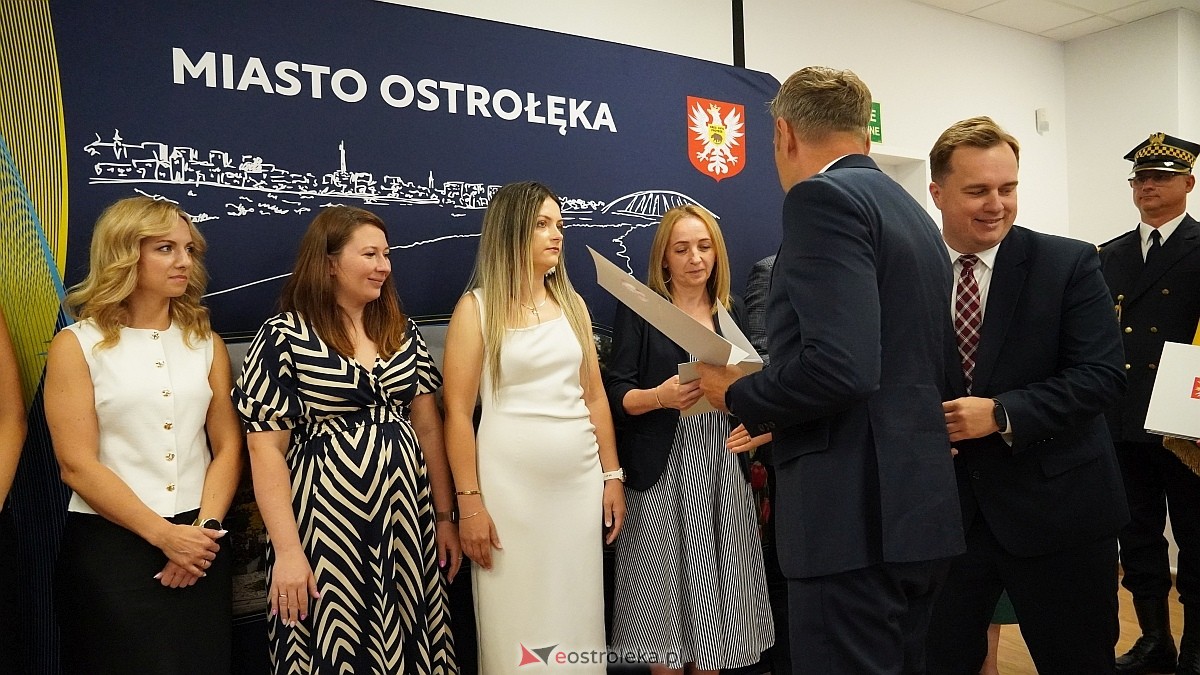 Uroczyste wręczenia aktów mianowania nowym nauczycielom w Ostrołęce [28.08.2025] - zdjęcie #13 - eOstroleka.pl