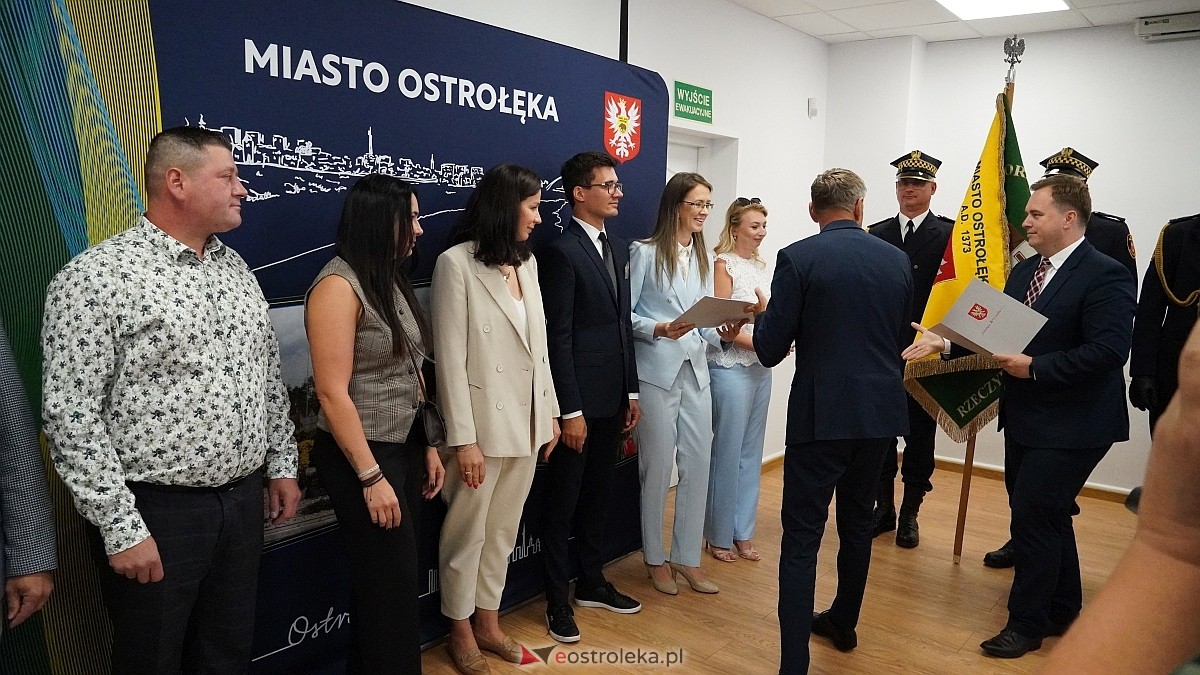 Uroczyste wręczenia aktów mianowania nowym nauczycielom w Ostrołęce [28.08.2025] - zdjęcie #32 - eOstroleka.pl