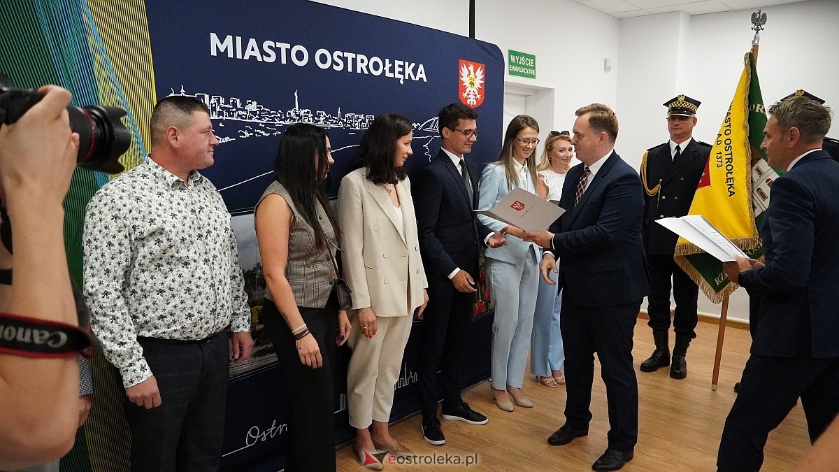 Uroczyste wręczenia aktów mianowania nowym nauczycielom w Ostrołęce [28.08.2025] - zdjęcie #29 - eOstroleka.pl
