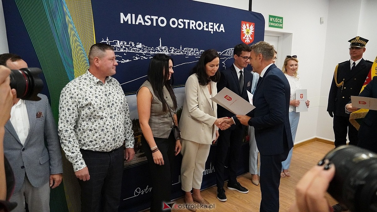 Uroczyste wręczenia aktów mianowania nowym nauczycielom w Ostrołęce [28.08.2025] - zdjęcie #26 - eOstroleka.pl
