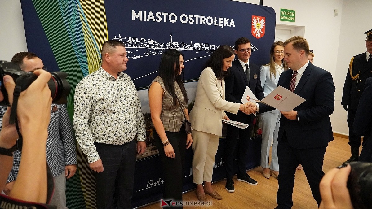 Uroczyste wręczenia aktów mianowania nowym nauczycielom w Ostrołęce [28.08.2025] - zdjęcie #24 - eOstroleka.pl