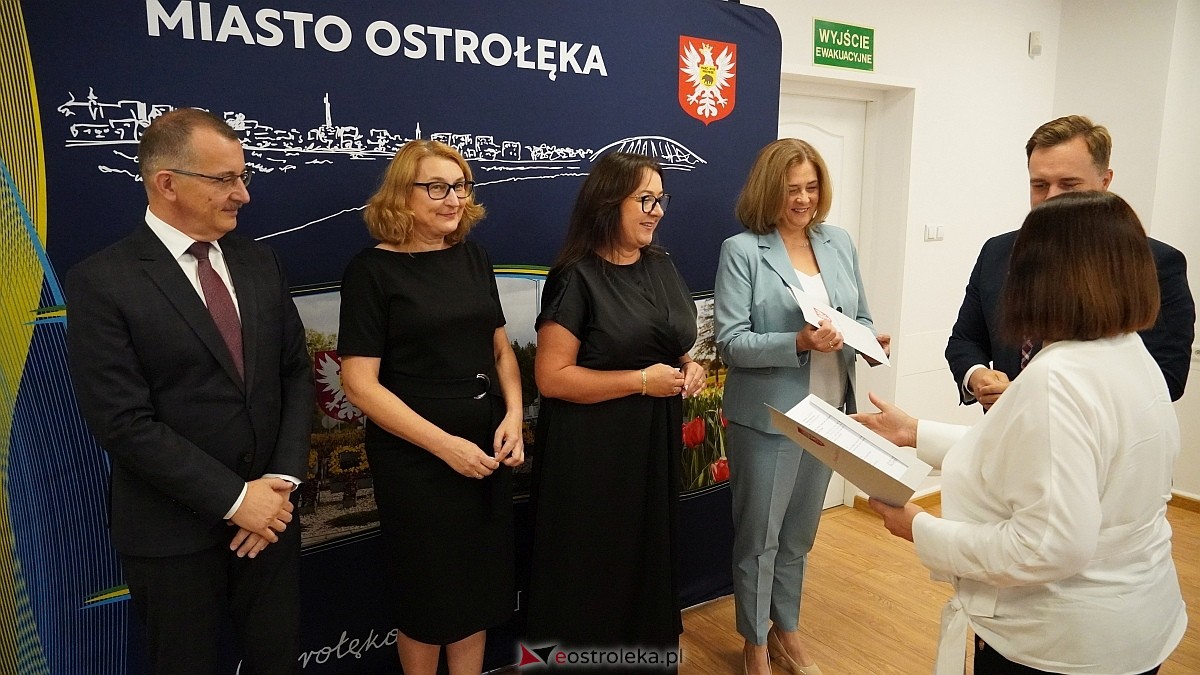 Uroczyste wręczenia aktów mianowania nowym nauczycielom w Ostrołęce [28.08.2025] - zdjęcie #12 - eOstroleka.pl