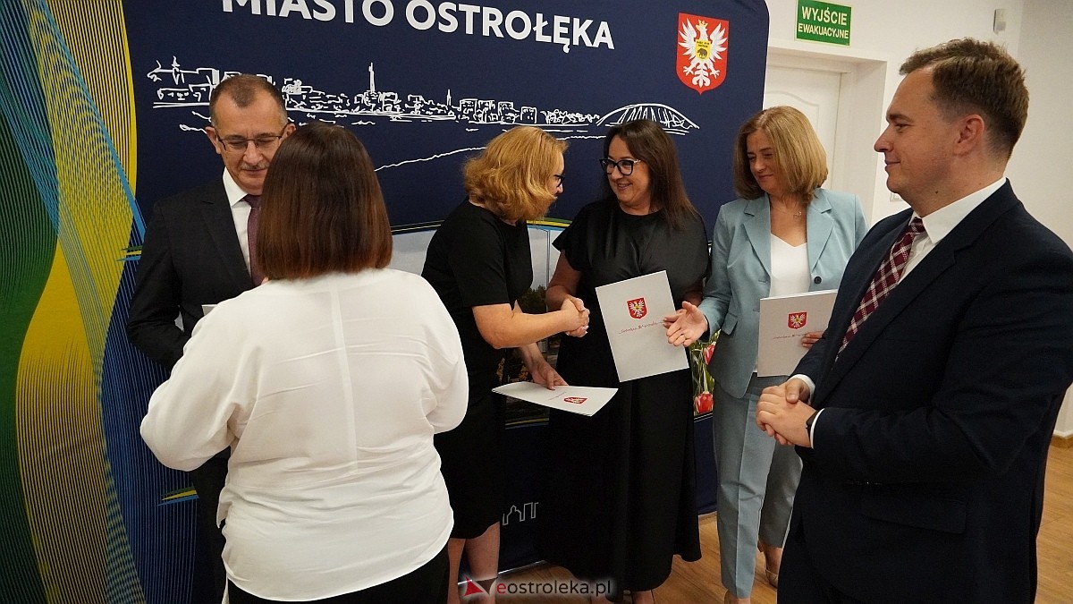 Uroczyste wręczenia aktów mianowania nowym nauczycielom w Ostrołęce [28.08.2025] - zdjęcie #11 - eOstroleka.pl
