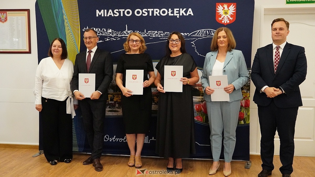 Uroczyste wręczenia aktów mianowania nowym nauczycielom w Ostrołęce [28.08.2025] - zdjęcie #10 - eOstroleka.pl