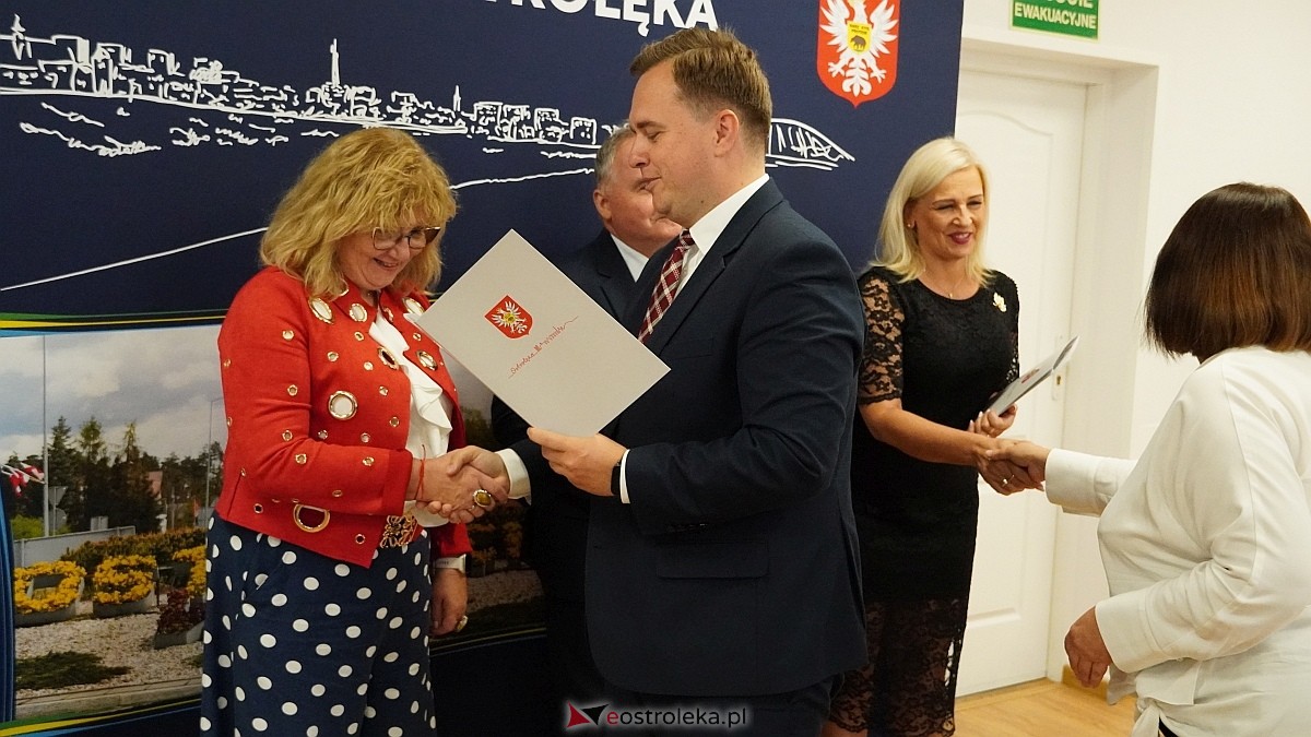 Uroczyste wręczenia aktów mianowania nowym nauczycielom w Ostrołęce [28.08.2025] - zdjęcie #2 - eOstroleka.pl