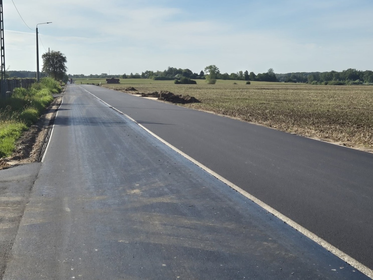 Przebudowa ulicy Długiej w Czerwinie na finiszu [28.08.2025] - zdjęcie #4 - eOstroleka.pl