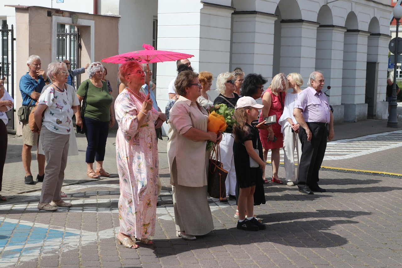 Odsłonięcie nuty Wiesława Ochmana [29.08.2025] - zdjęcie #16 - eOstroleka.pl