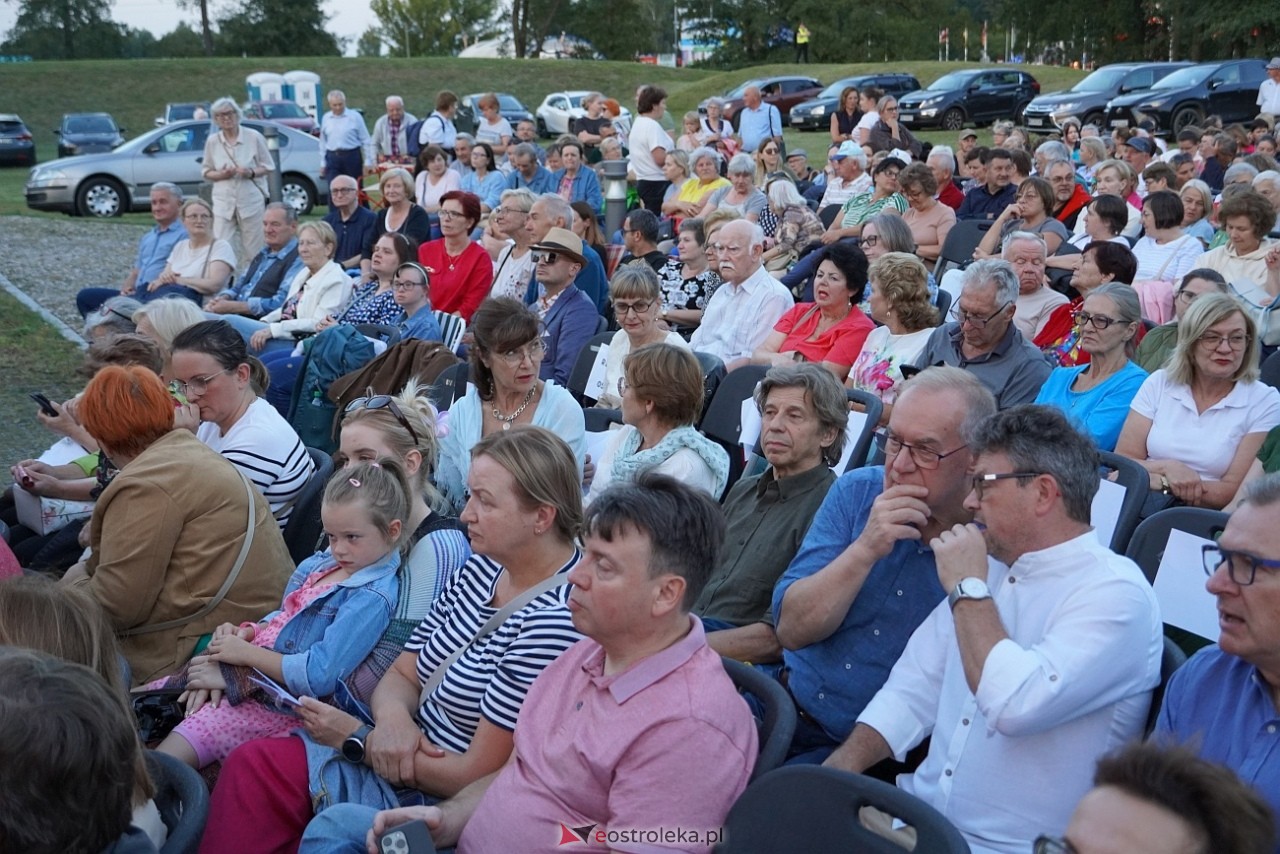 X Ostrołęckie Operelia - Koncert galowy OCHMAN vs OCHMAN - klasyka kontra rozrywka [29.08.2025] - zdjęcie #82 - eOstroleka.pl
