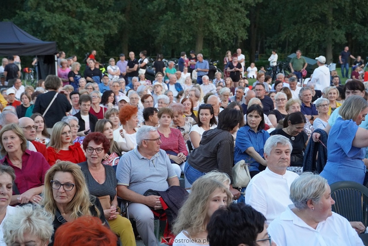 X Ostrołęckie Operelia - Koncert galowy OCHMAN vs OCHMAN - klasyka kontra rozrywka [29.08.2025] - zdjęcie #79 - eOstroleka.pl