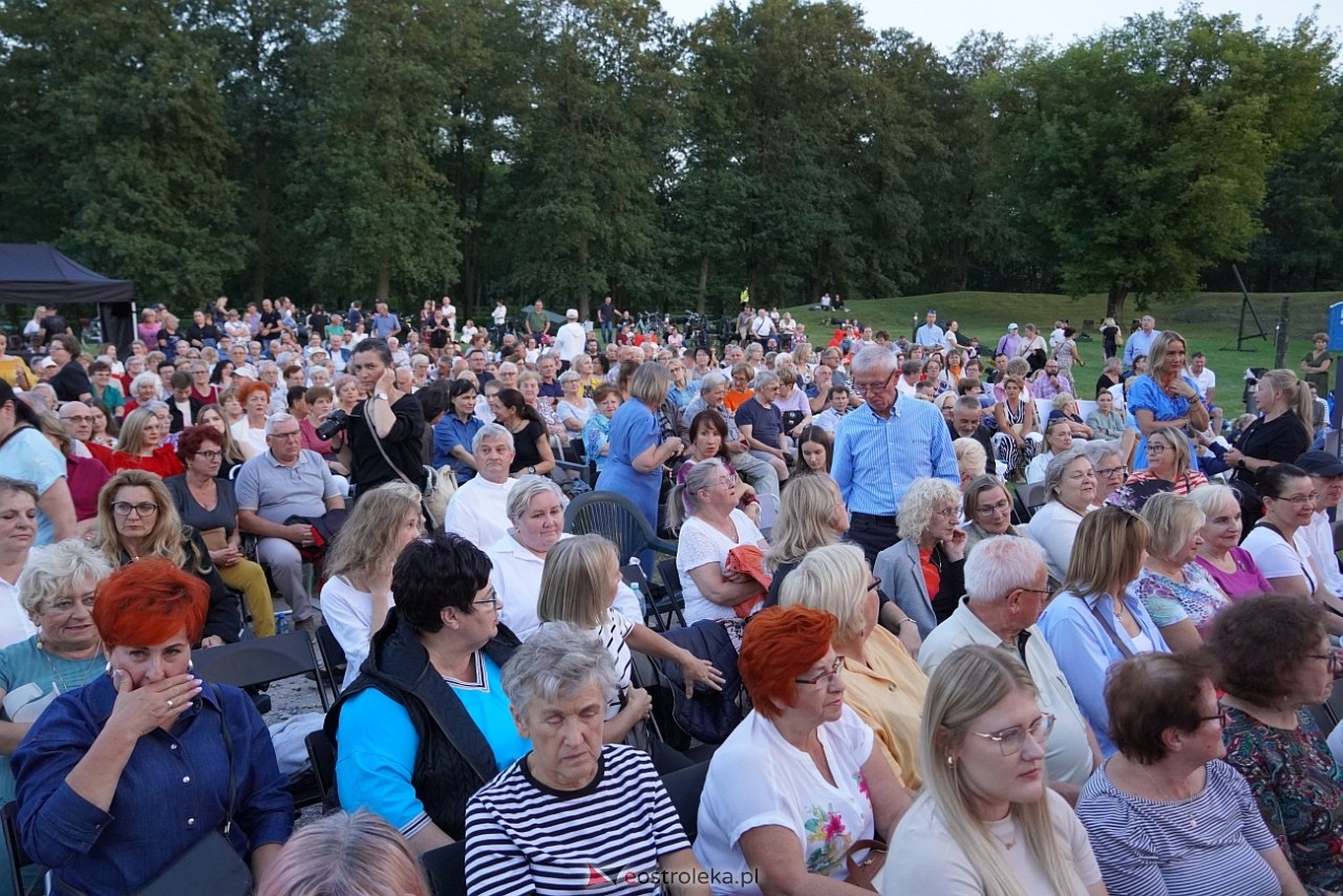 X Ostrołęckie Operelia - Koncert galowy OCHMAN vs OCHMAN - klasyka kontra rozrywka [29.08.2025] - zdjęcie #78 - eOstroleka.pl