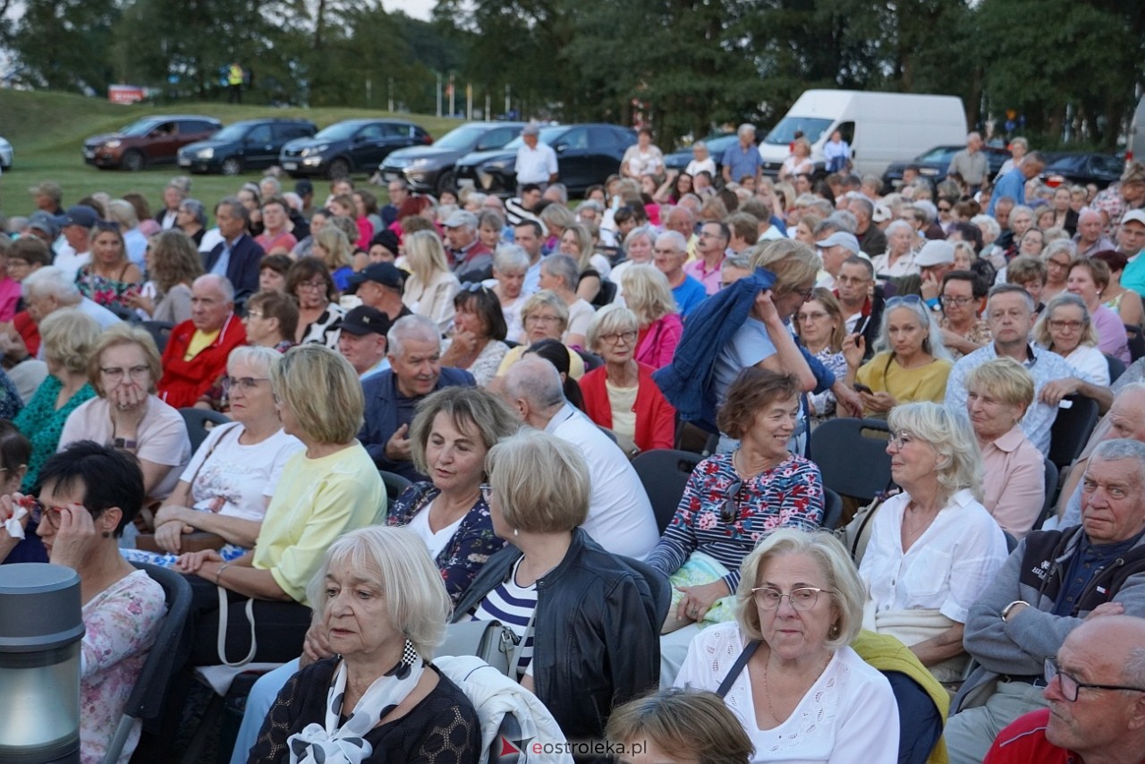 X Ostrołęckie Operelia - Koncert galowy OCHMAN vs OCHMAN - klasyka kontra rozrywka [29.08.2025] - zdjęcie #74 - eOstroleka.pl