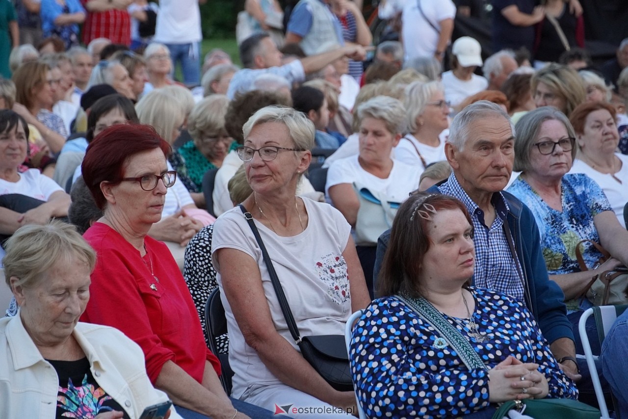 X Ostrołęckie Operelia - Koncert galowy OCHMAN vs OCHMAN - klasyka kontra rozrywka [29.08.2025] - zdjęcie #56 - eOstroleka.pl