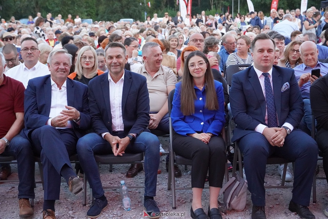 X Ostrołęckie Operelia - Koncert galowy OCHMAN vs OCHMAN - klasyka kontra rozrywka [29.08.2025] - zdjęcie #51 - eOstroleka.pl