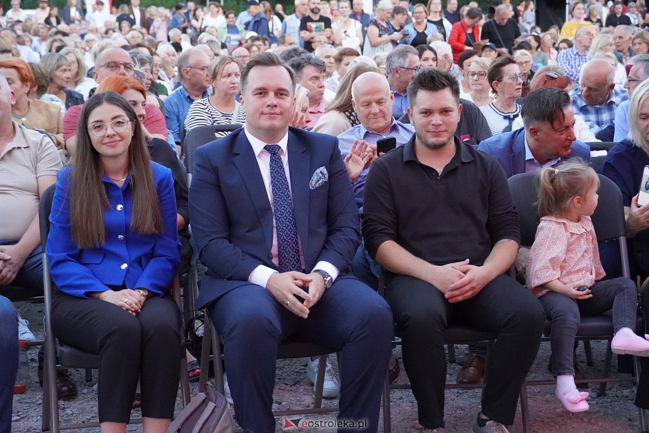 X Ostrołęckie Operelia - Koncert galowy OCHMAN vs OCHMAN - klasyka kontra rozrywka [29.08.2025] - zdjęcie #49 - eOstroleka.pl