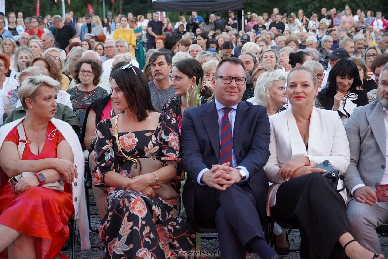 X Ostrołęckie Operelia - Koncert galowy OCHMAN vs OCHMAN - klasyka kontra rozrywka [29.08.2025] - zdjęcie #48 - eOstroleka.pl