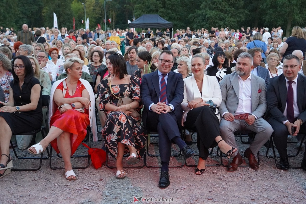 X Ostrołęckie Operelia - Koncert galowy OCHMAN vs OCHMAN - klasyka kontra rozrywka [29.08.2025] - zdjęcie #47 - eOstroleka.pl