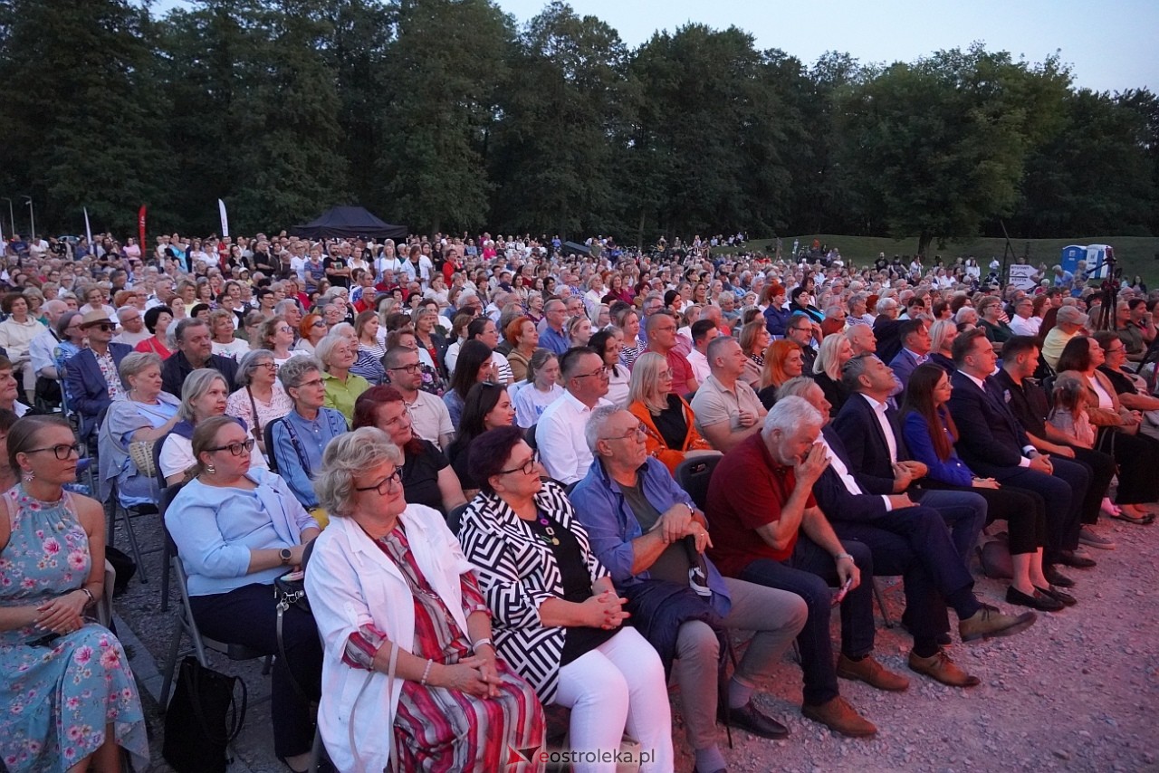 X Ostrołęckie Operelia - Koncert galowy OCHMAN vs OCHMAN - klasyka kontra rozrywka [29.08.2025] - zdjęcie #24 - eOstroleka.pl