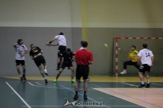 UMKS Trójka Ostrołęka - KPR Legionowo 23:29 (15.10.2011) - zdjęcie #16 - eOstroleka.pl