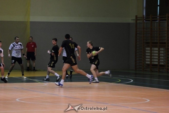 UMKS Trójka Ostrołęka - KPR Legionowo 23:29 (15.10.2011) - zdjęcie #14 - eOstroleka.pl