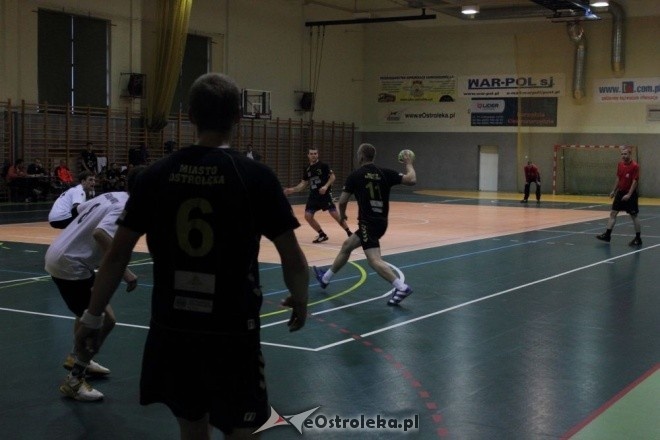 UMKS Trójka Ostrołęka - KPR Legionowo 23:29 (15.10.2011) - zdjęcie #10 - eOstroleka.pl