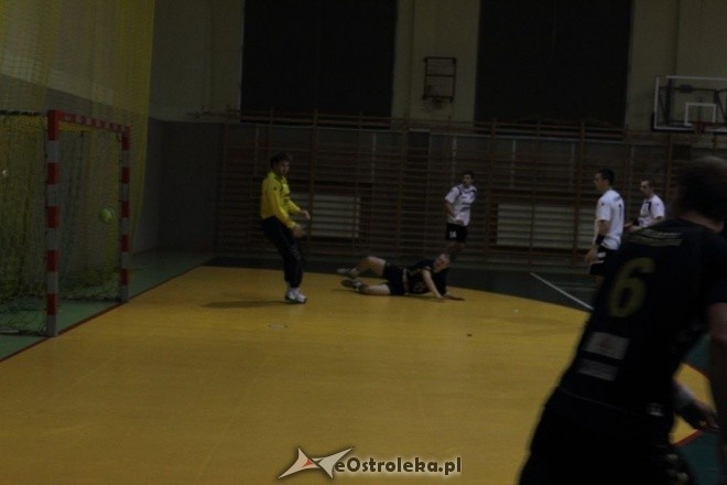 UMKS Trójka Ostrołęka - KPR Legionowo 23:29 (15.10.2011) - zdjęcie #4 - eOstroleka.pl