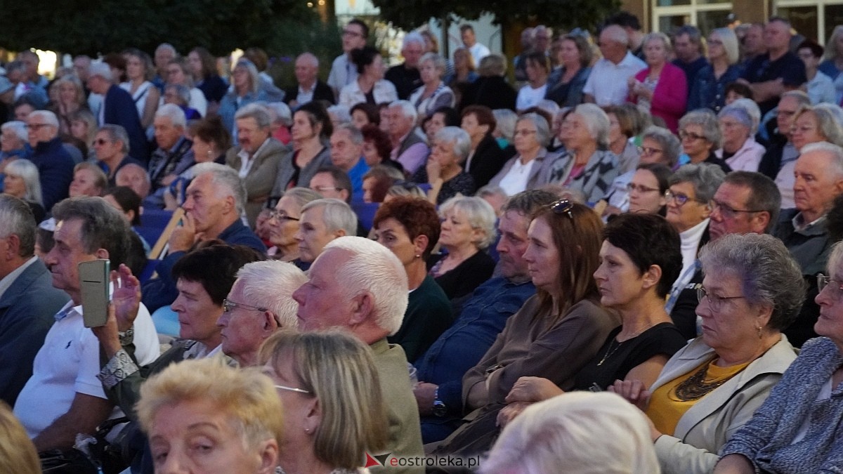 Ostrołęckie Operalia - Śpiewające Fortepiany na Placu Wolności [31.08.2025] - zdjęcie #45 - eOstroleka.pl
