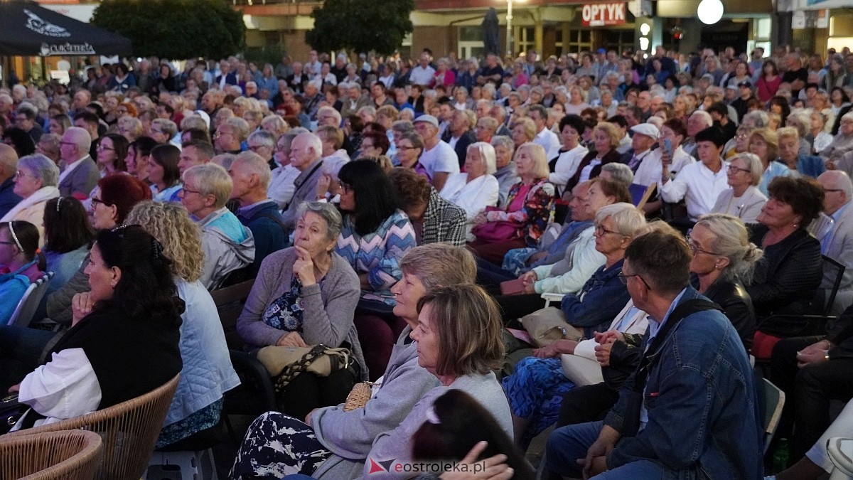 Ostrołęckie Operalia - Śpiewające Fortepiany na Placu Wolności [31.08.2025] - zdjęcie #36 - eOstroleka.pl