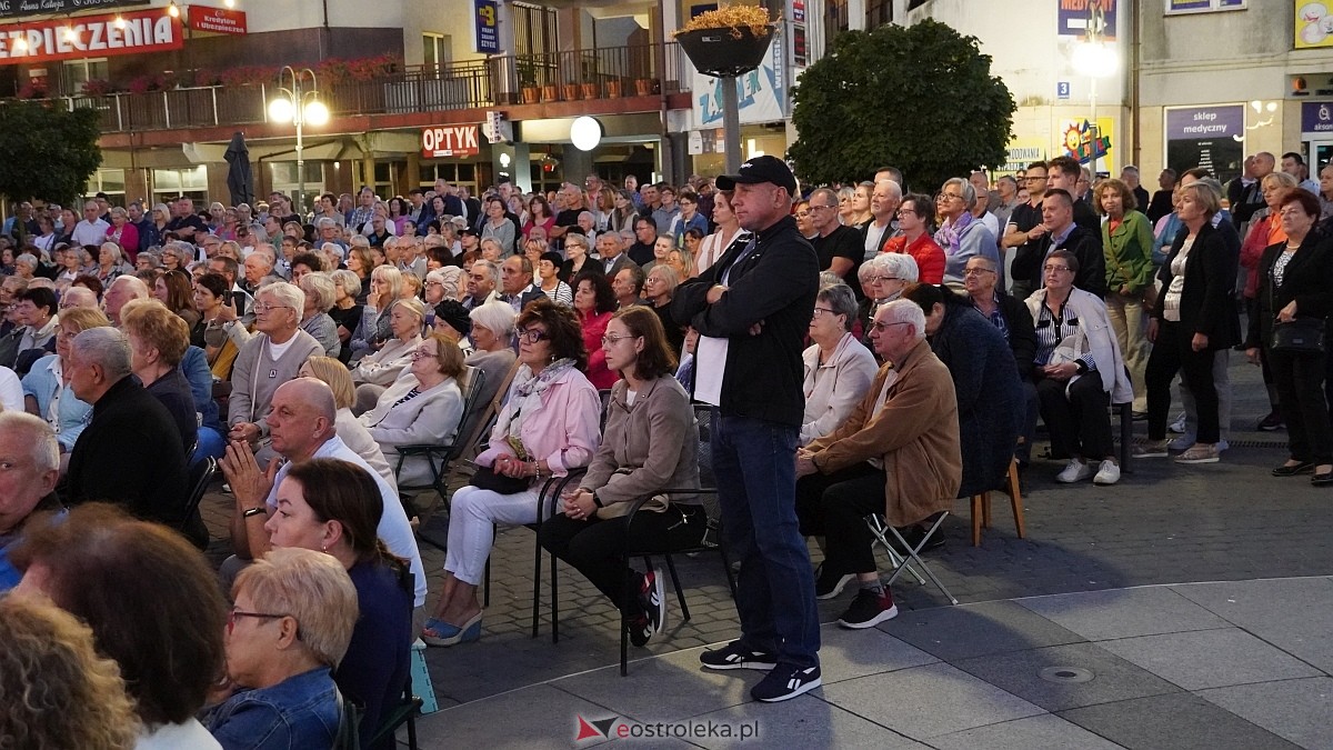 Ostrołęckie Operalia - Śpiewające Fortepiany na Placu Wolności [31.08.2025] - zdjęcie #33 - eOstroleka.pl