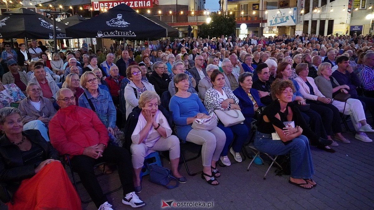 Ostrołęckie Operalia - Śpiewające Fortepiany na Placu Wolności [31.08.2025] - zdjęcie #24 - eOstroleka.pl