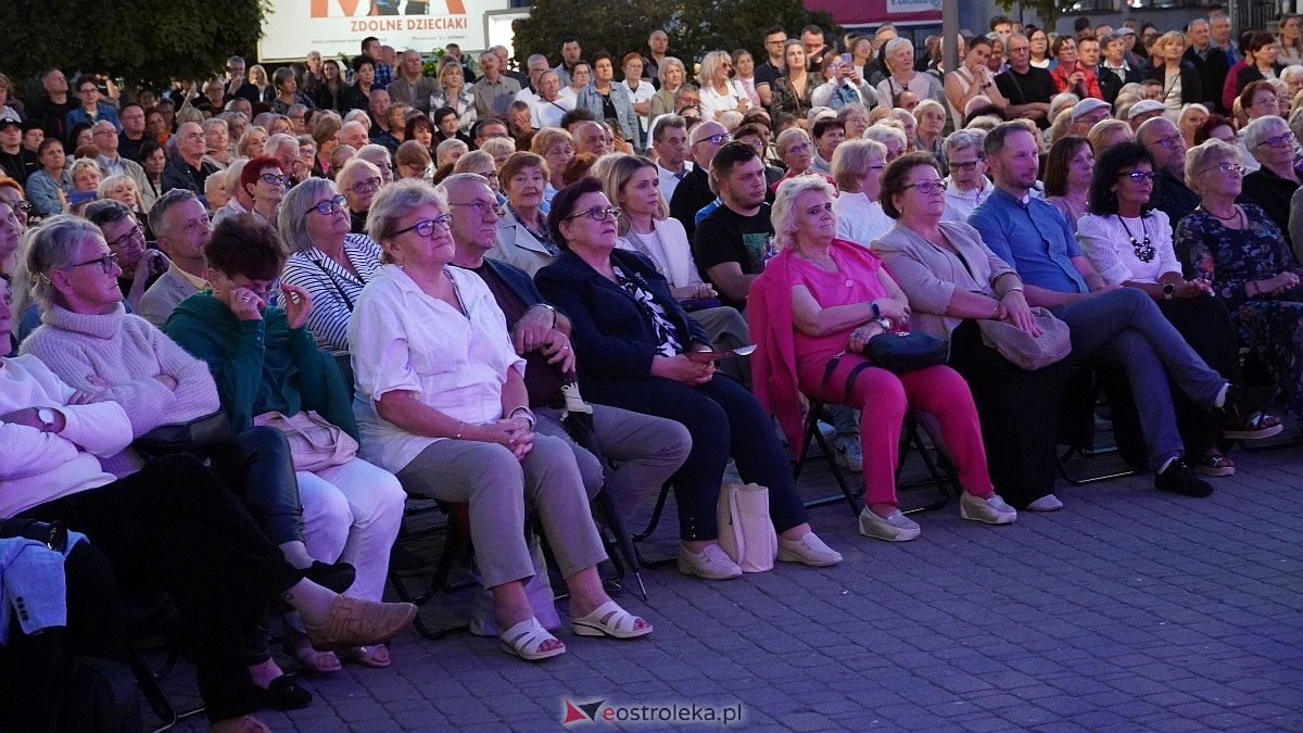 Ostrołęckie Operalia - Śpiewające Fortepiany na Placu Wolności [31.08.2025] - zdjęcie #21 - eOstroleka.pl