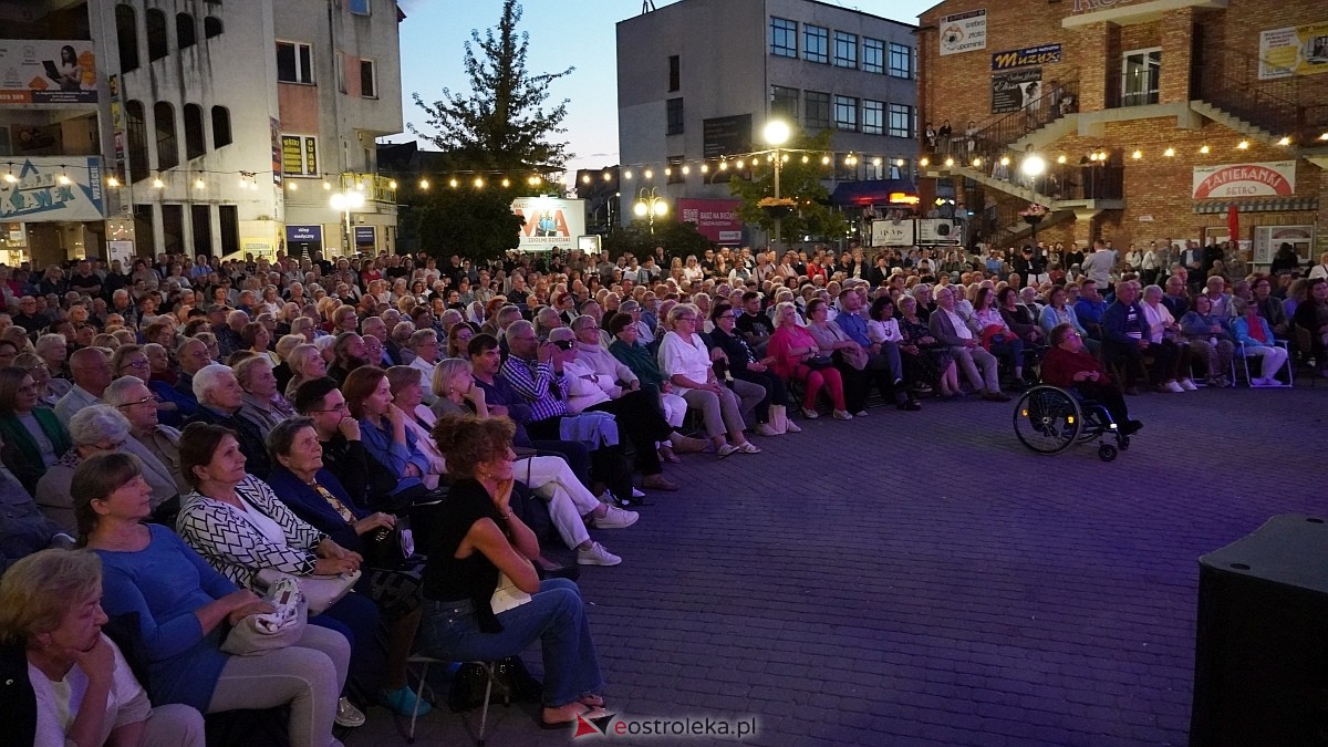 Ostrołęckie Operalia - Śpiewające Fortepiany na Placu Wolności [31.08.2025] - zdjęcie #5 - eOstroleka.pl