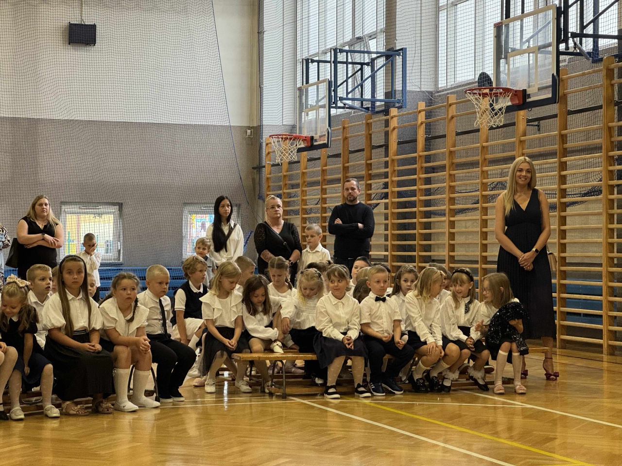 Rok szkolny 2025/26 rozpoczęty [1.09.2025] - zdjęcie #18 - eOstroleka.pl