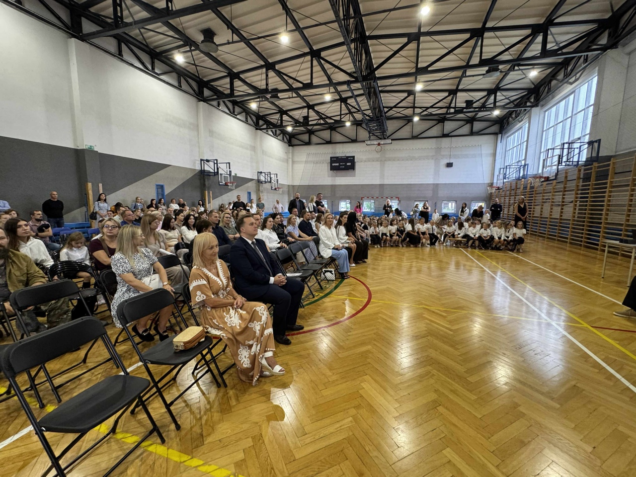 Rok szkolny 2025/26 rozpoczęty [1.09.2025] - zdjęcie #16 - eOstroleka.pl