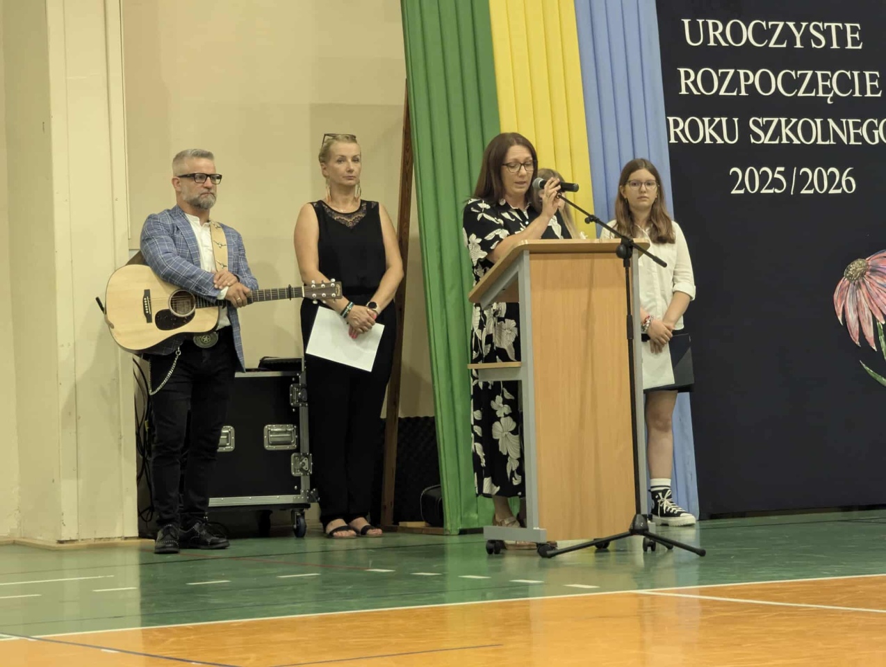 Rok szkolny 2025/26 rozpoczęty [1.09.2025] - zdjęcie #1 - eOstroleka.pl