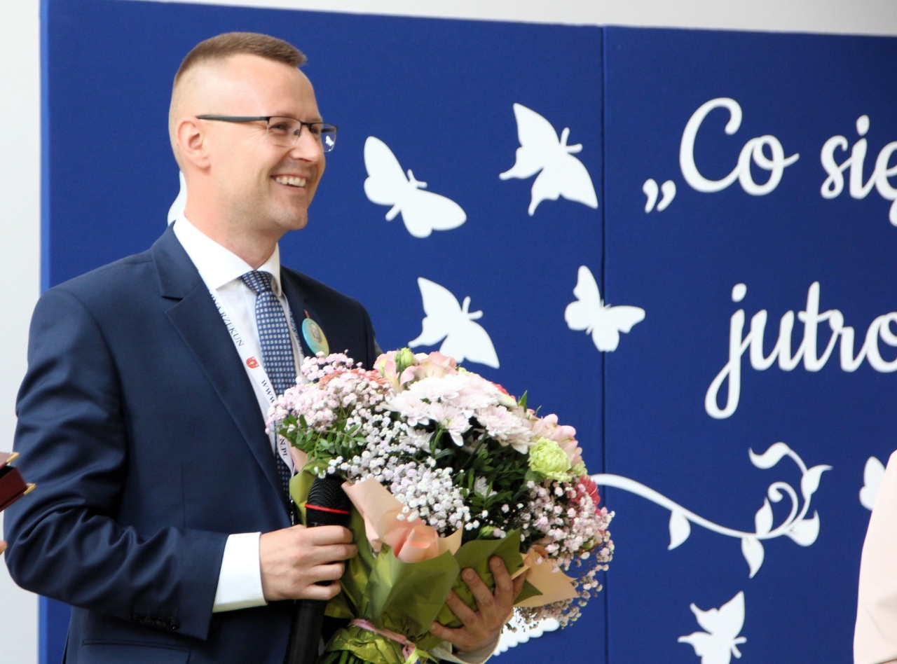 Uroczyste rozpoczęcie roku szkolnego 2025/26 w Dzbeninie [01.09.2025] - zdjęcie #37 - eOstroleka.pl