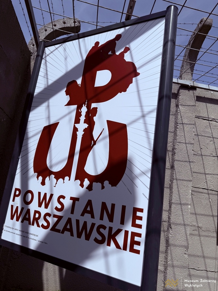 Wystawa „Symbol” Jana Dubiela w Muzeum Żołnierzy Wyklętych w Ostrołęce [04.09.2025] - zdjęcie #4 - eOstroleka.pl