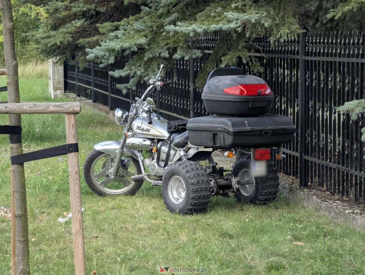 Nietypowy wypadek na ulicy Bohaterów Warszawy [05.09.2025] - zdjęcie #6 - eOstroleka.pl