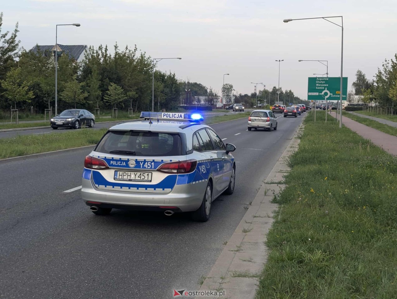 Nietypowy wypadek na ulicy Bohaterów Warszawy [05.09.2025] - zdjęcie #5 - eOstroleka.pl