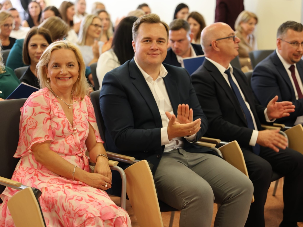 Awanse zawodowe nauczycieli w Ostrołęce - fot. Mazowiecka Kurator Oświaty [5.09.2025] - zdjęcie #3 - eOstroleka.pl
