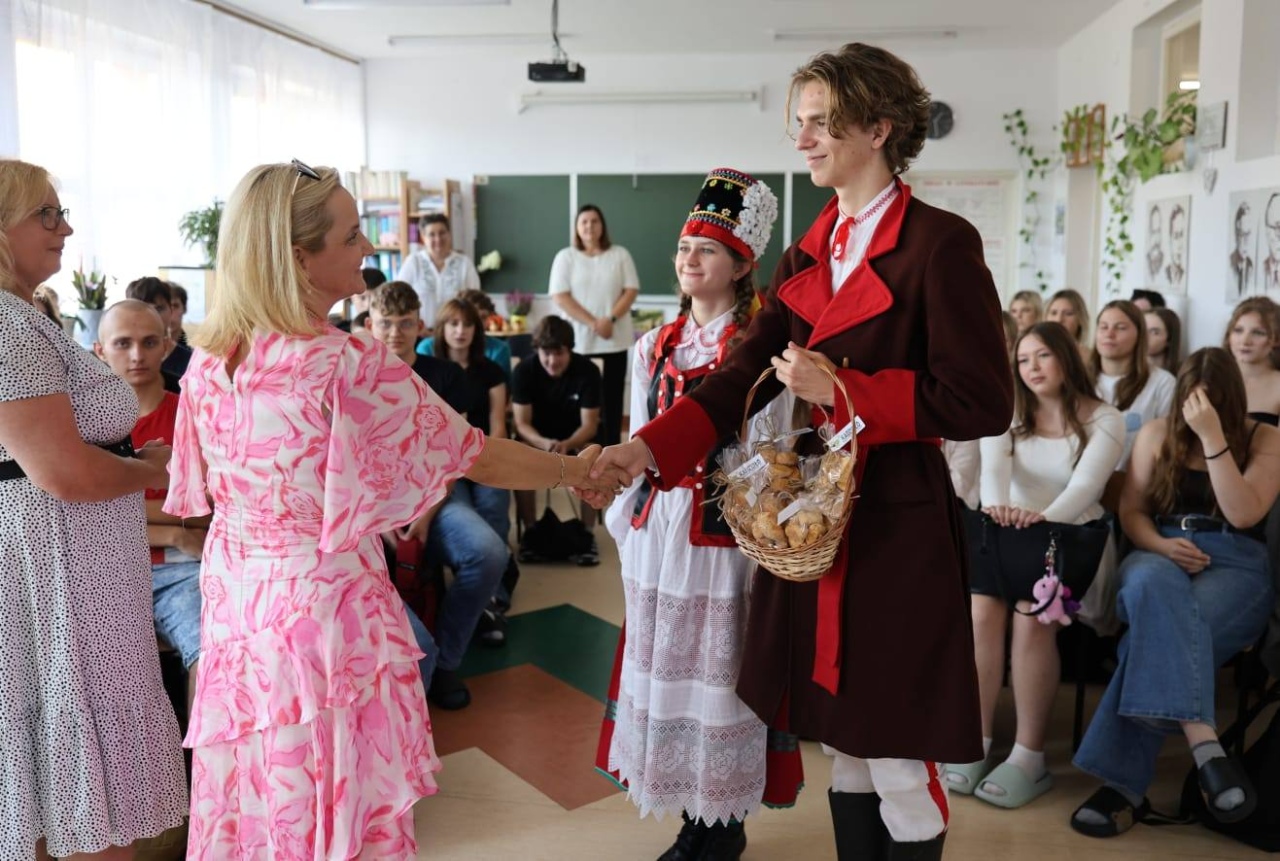 Mazowiecka Kurator Oświaty z wizytą w Kadzidle - fot. MKO [5.09.2025] - zdjęcie #9 - eOstroleka.pl