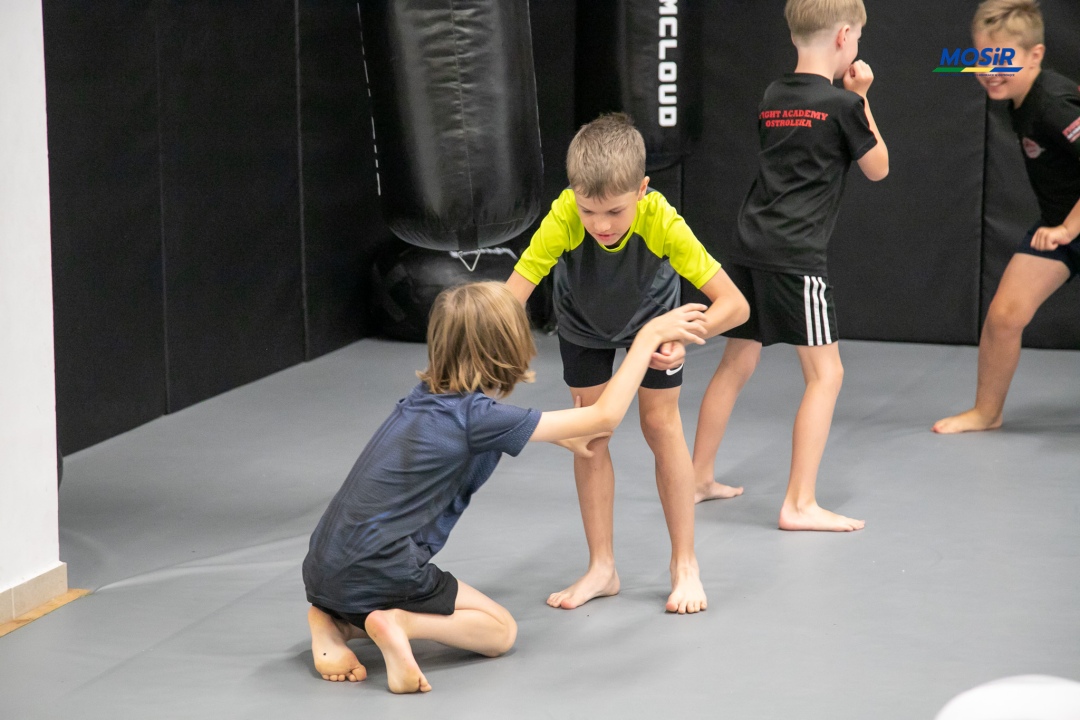 Wakacyjne treningi kickboxingu - sierpień 2025, fot. MOSIR - zdjęcie #9 - eOstroleka.pl