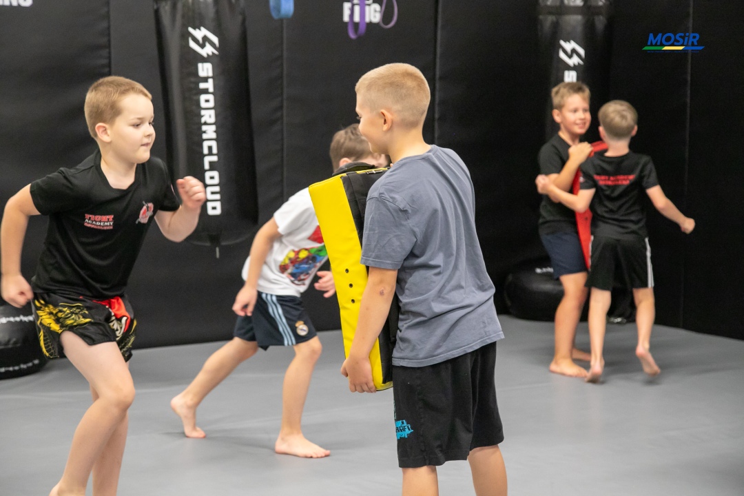 Wakacyjne treningi kickboxingu - sierpień 2025, fot. MOSIR - zdjęcie #2 - eOstroleka.pl