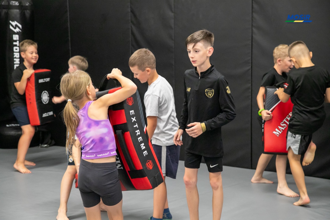 Wakacyjne treningi kickboxingu - sierpień 2025, fot. MOSIR - zdjęcie #1 - eOstroleka.pl