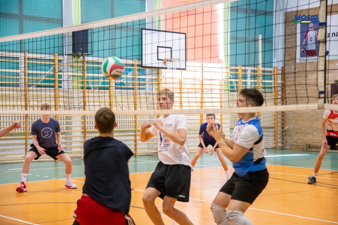 Wakacyjne treningi siatkówki - fot. MOSIR Ostrołęka  - zdjęcie #3 - eOstroleka.pl