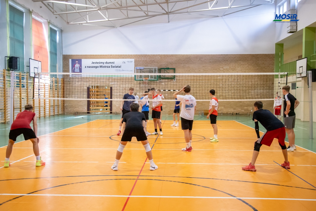 Wakacyjne treningi siatkówki - fot. MOSIR Ostrołęka  - zdjęcie #7 - eOstroleka.pl