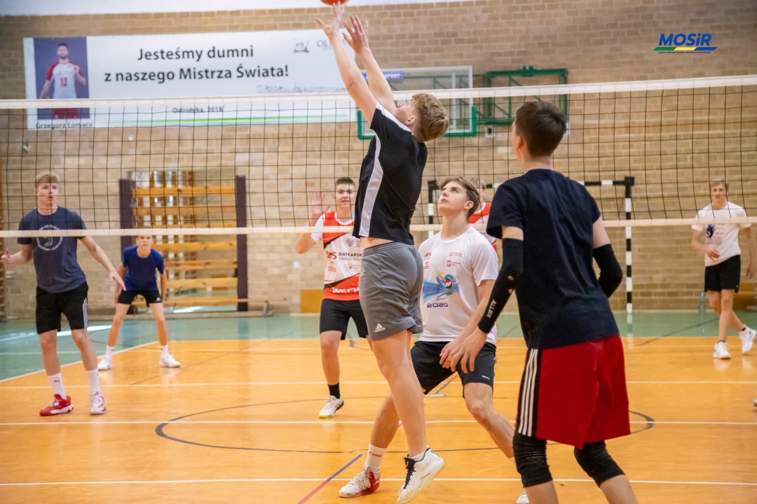 Wakacyjne treningi siatkówki - fot. MOSIR Ostrołęka  - zdjęcie #8 - eOstroleka.pl