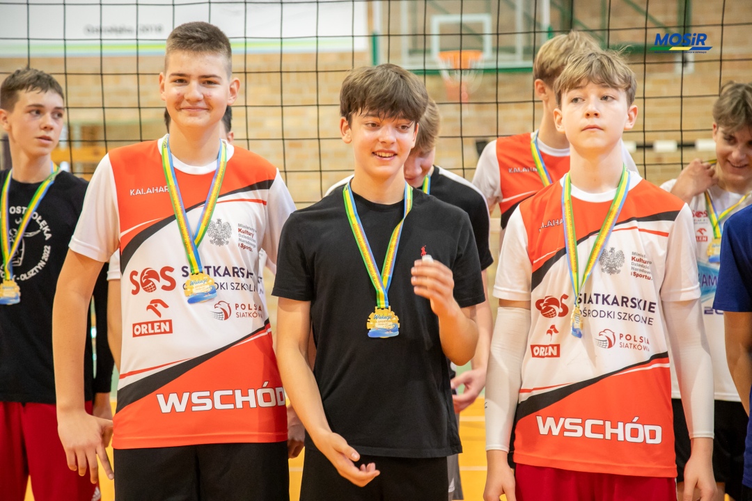 Wakacyjne treningi siatkówki - fot. MOSIR Ostrołęka  - zdjęcie #11 - eOstroleka.pl