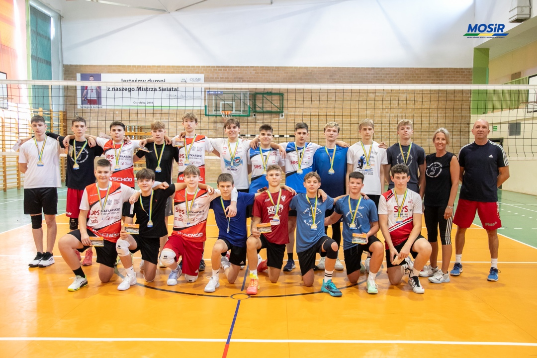 Wakacyjne treningi siatkówki - fot. MOSIR Ostrołęka  - zdjęcie #12 - eOstroleka.pl